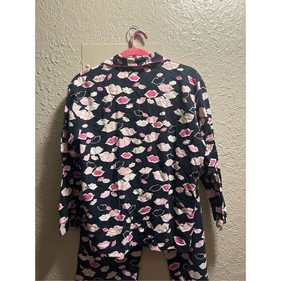 Victoria’s Secret Black With Pink Lips Pajama Set Woman’s Size Small - Picture 12 of 14